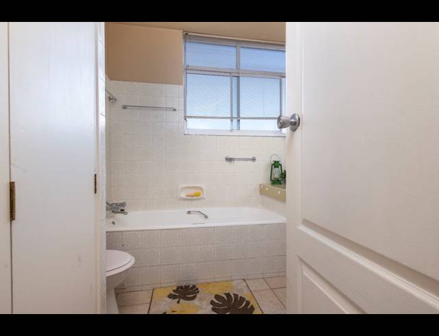 2 BEDROOM FLAT FOR SALE IN WESTRIDGE